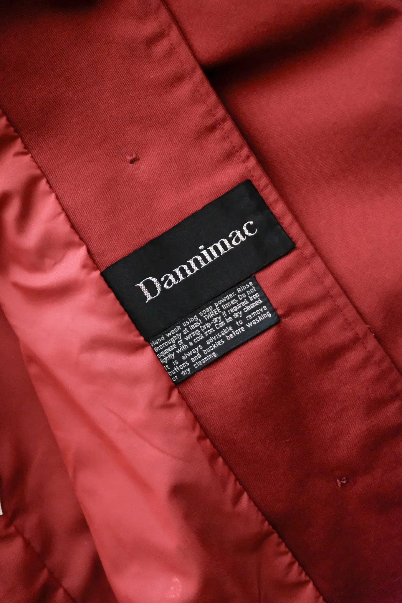 Minimalist 1960's Macintosh Brick Red Rain Coat / Sz M