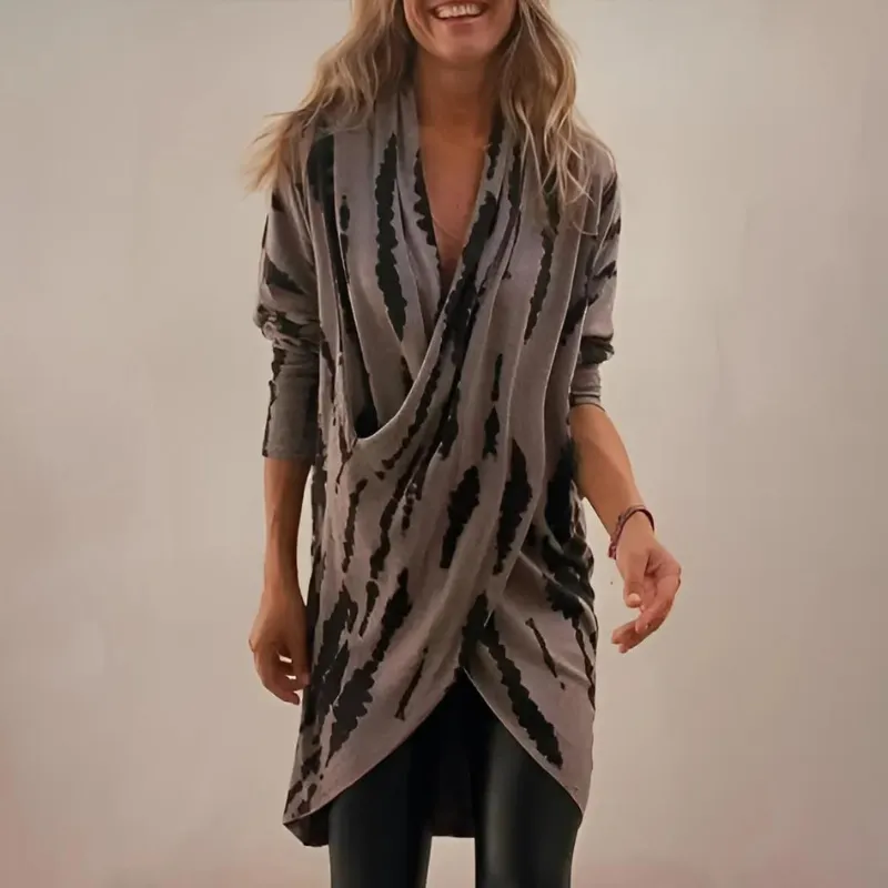 Petra - Luxurious V-Neck Tunic with Loose Fit