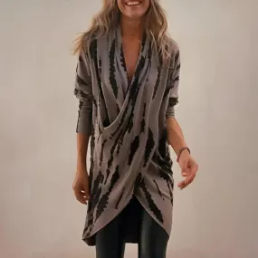 Petra - Luxurious V-Neck Tunic with Loose Fit