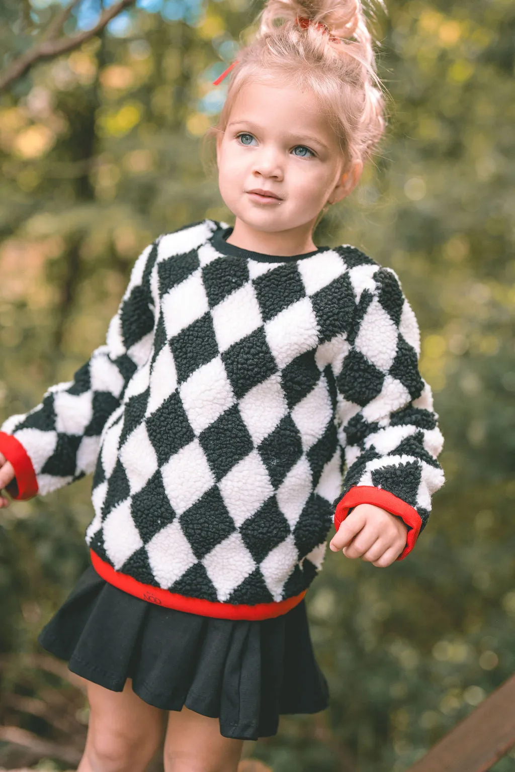 Sherpa B&W Sweater Unisex