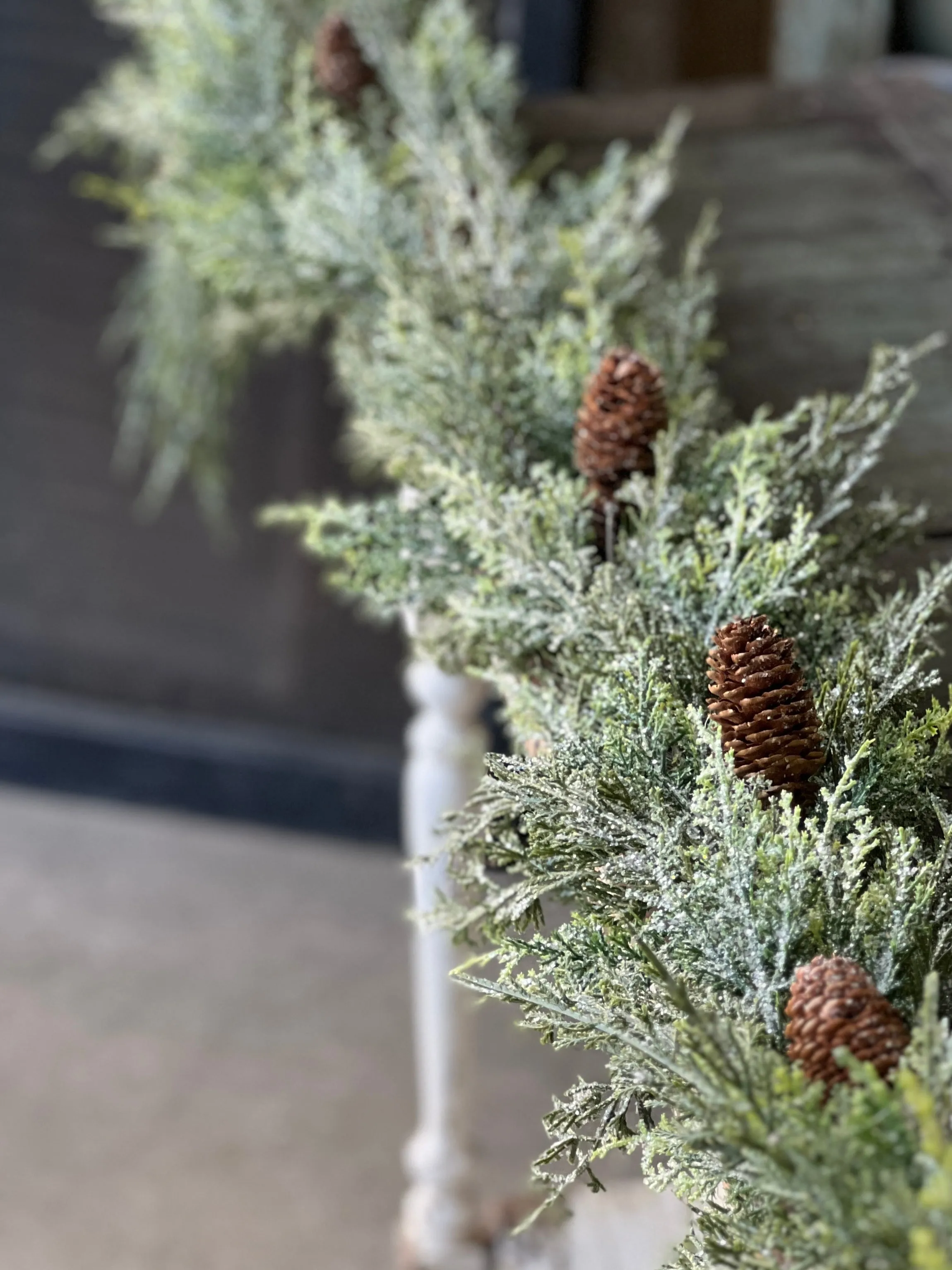 Silver Thread Cedar Garland | 6'