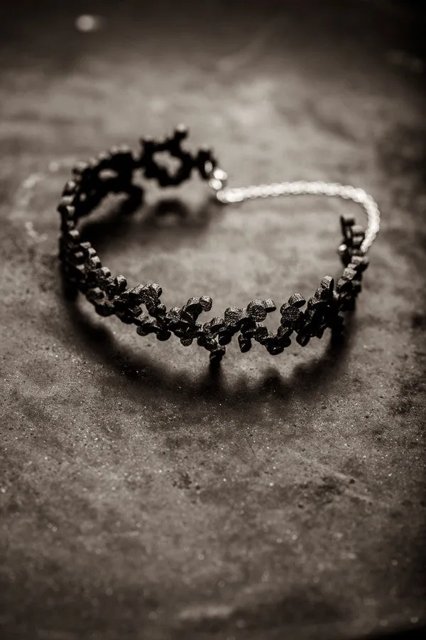 Tubii matte black bracelet